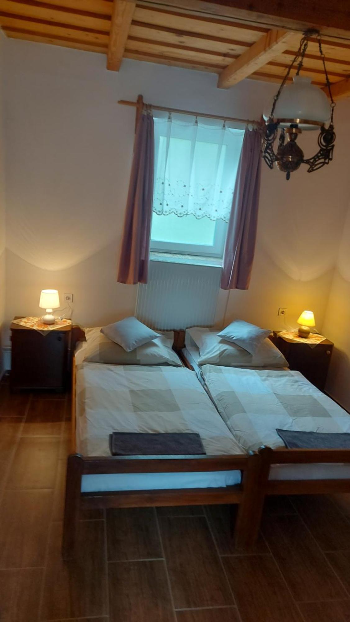 Appartement Anna Apartman à Maroslele Extérieur photo