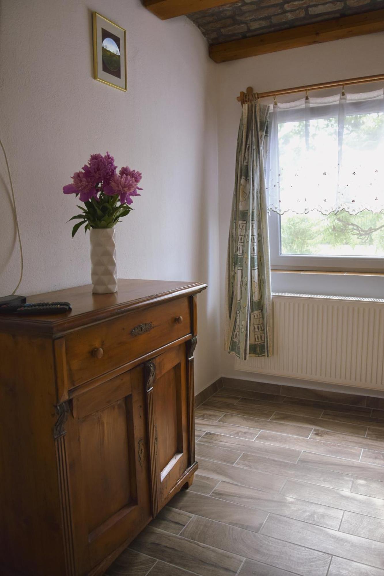Appartement Anna Apartman à Maroslele Extérieur photo