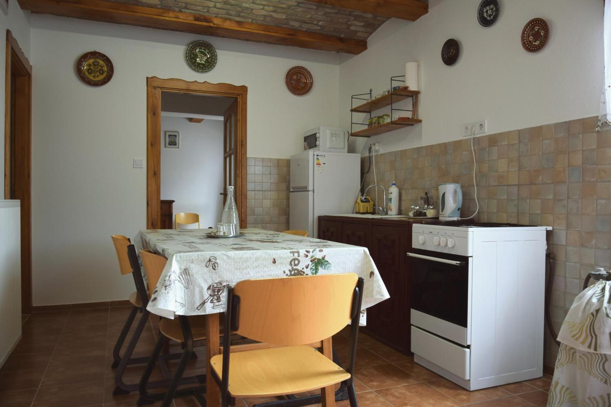 Appartement Anna Apartman à Maroslele Extérieur photo